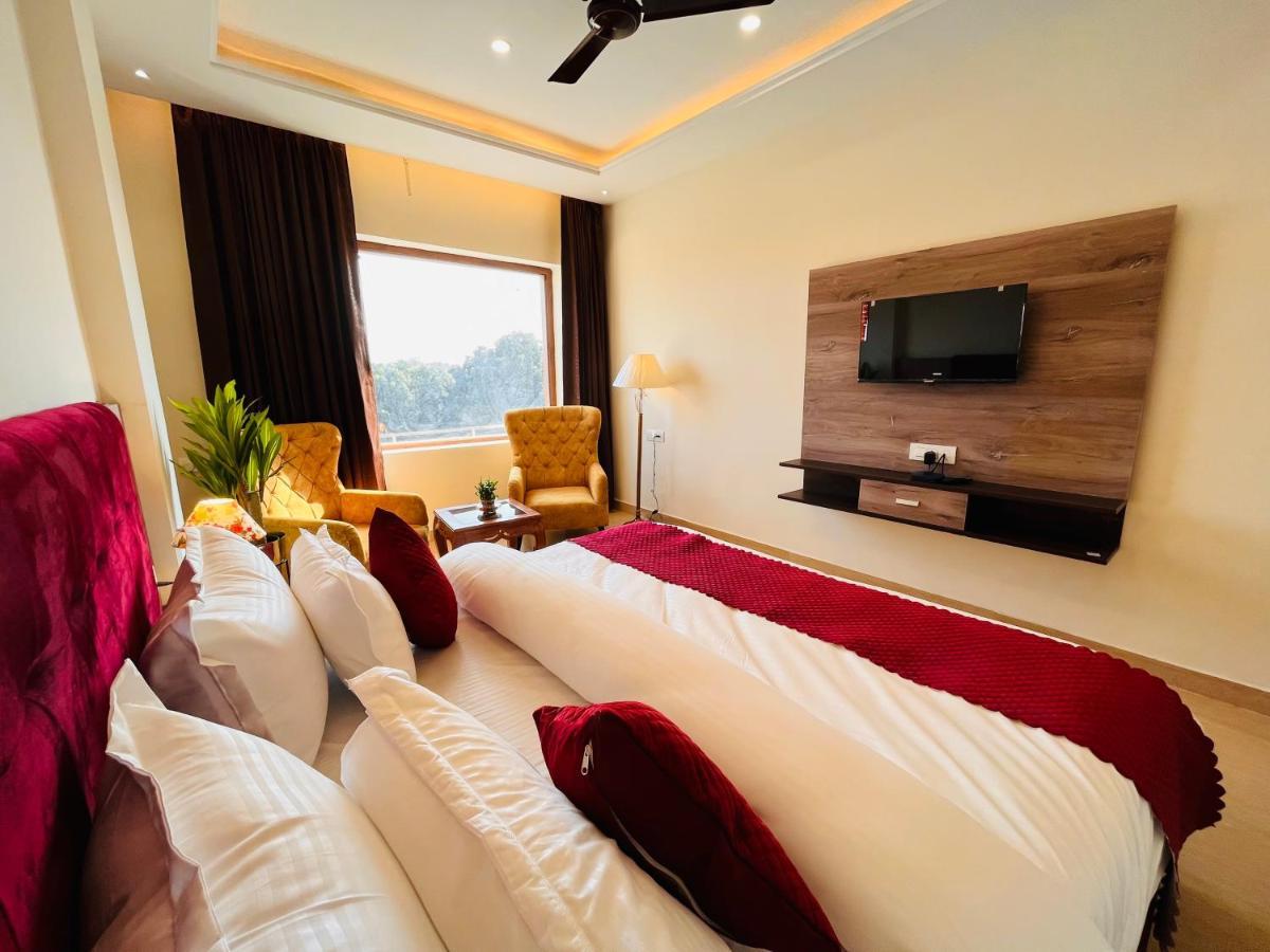 Gange Blossam Resort, Haridwār Екстериор снимка