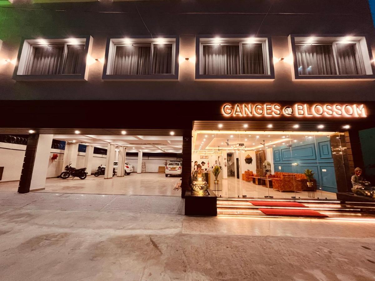 Gange Blossam Resort, Haridwār Екстериор снимка